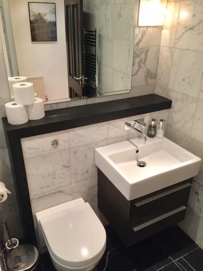 Stylish Apartment In Victoria London Eksteriør bilde