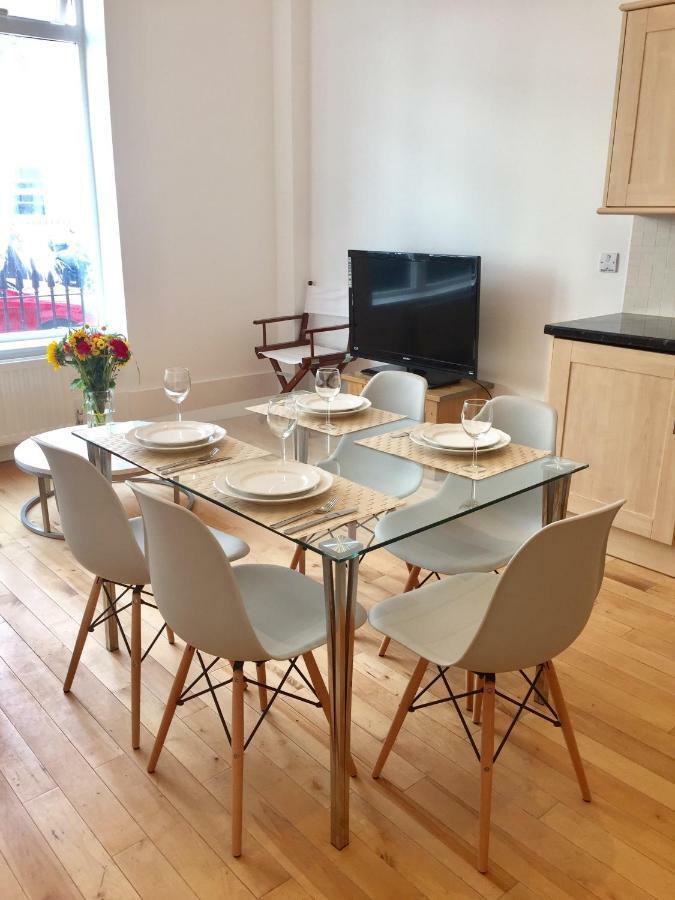 Stylish Apartment In Victoria London Eksteriør bilde