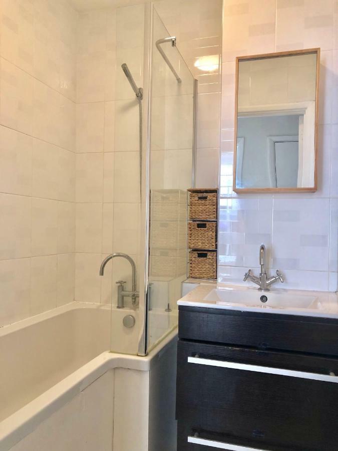 Stylish Apartment In Victoria London Eksteriør bilde