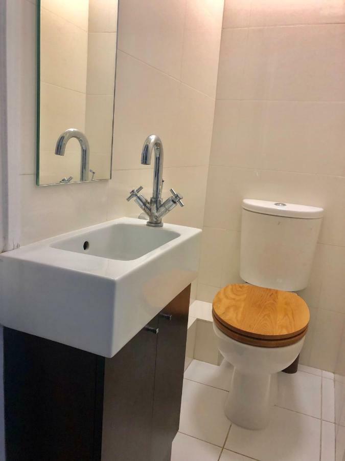 Stylish Apartment In Victoria London Eksteriør bilde